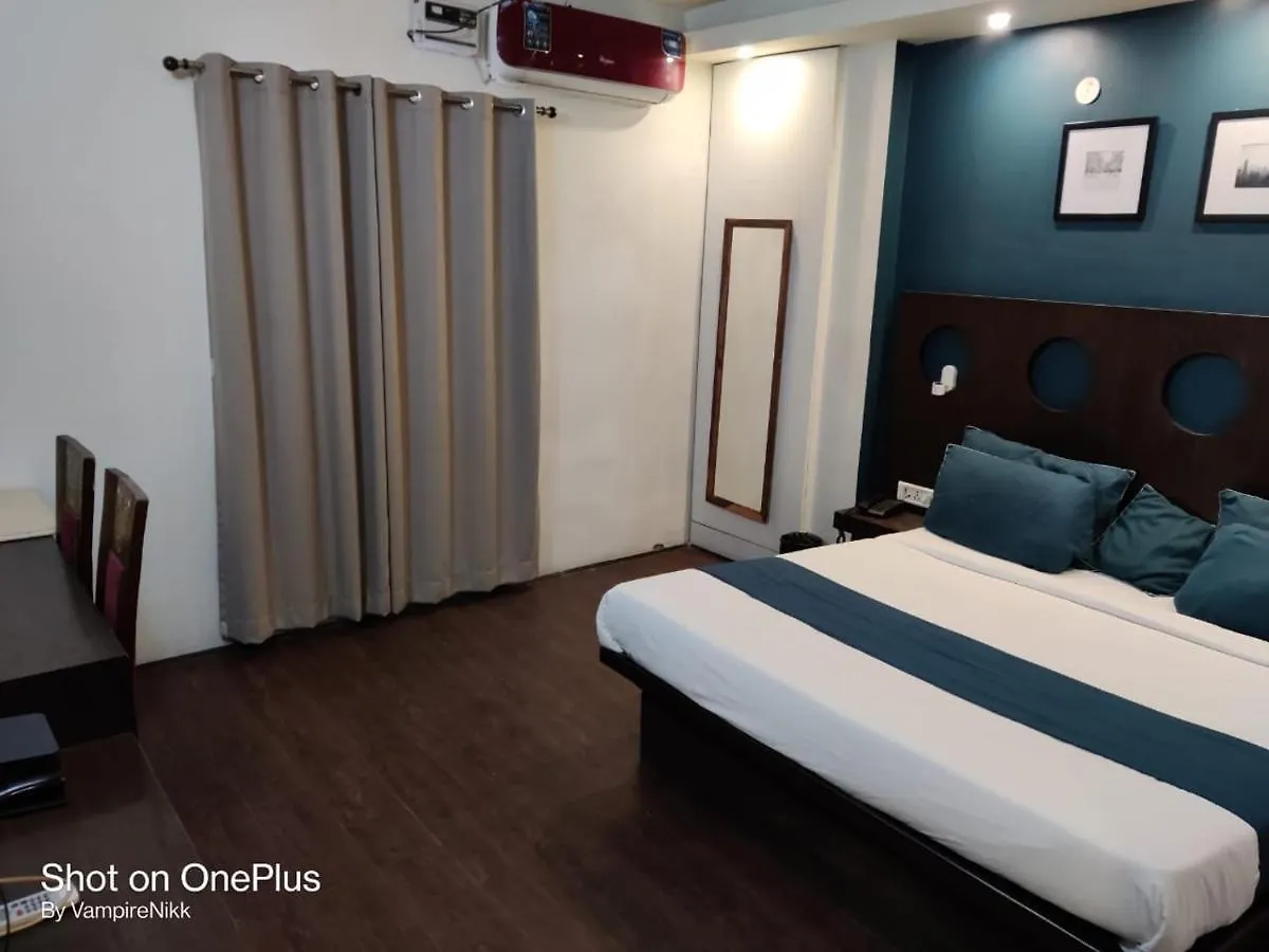 Hotel Moon Residency - Near Airport New Delhi