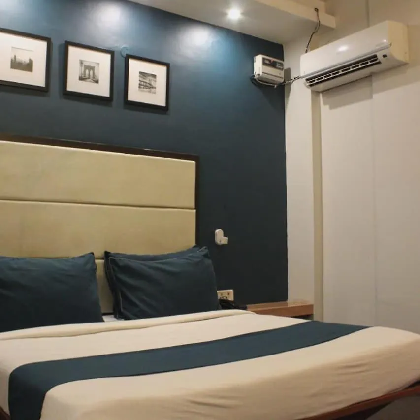 Hotel Moon Residency - Near Airport New Delhi