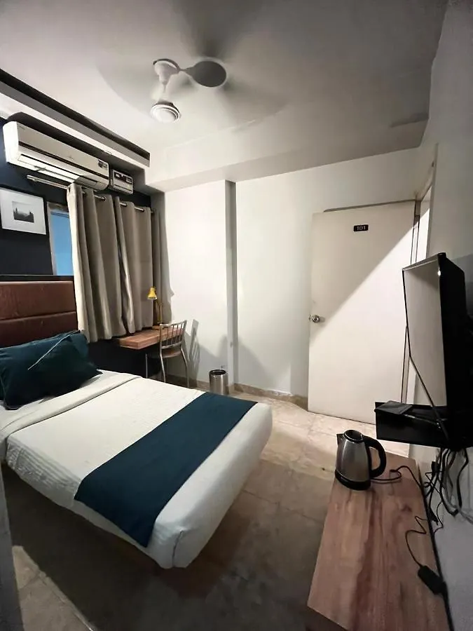 Hotel Moon Residency - Near Airport New Delhi