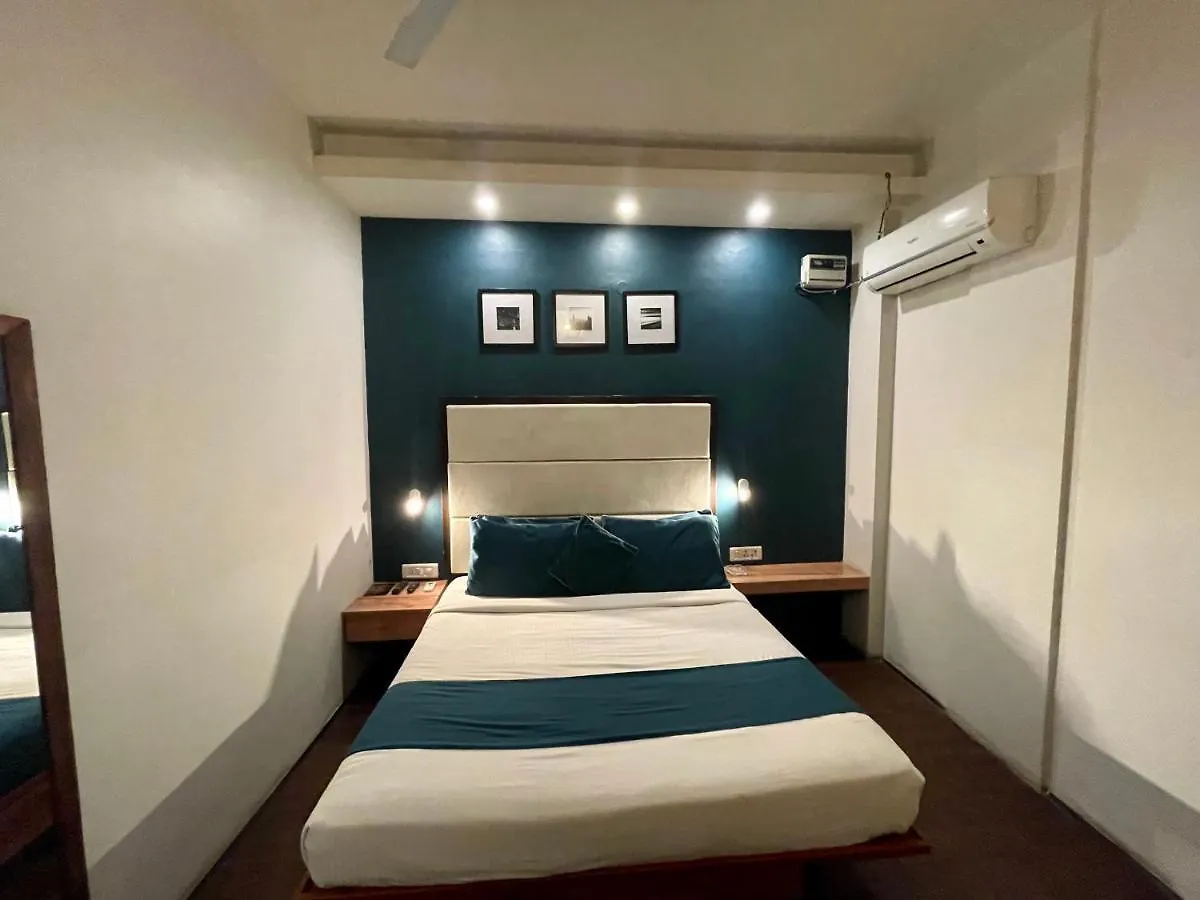 Hotel Moon Residency - Near Airport New Delhi
