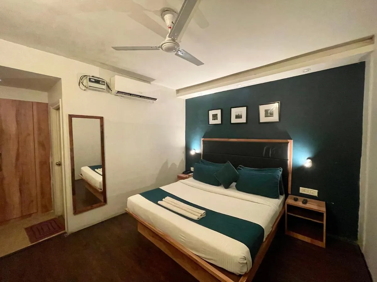 Hotel Moon Residency - Near Airport New Delhi
